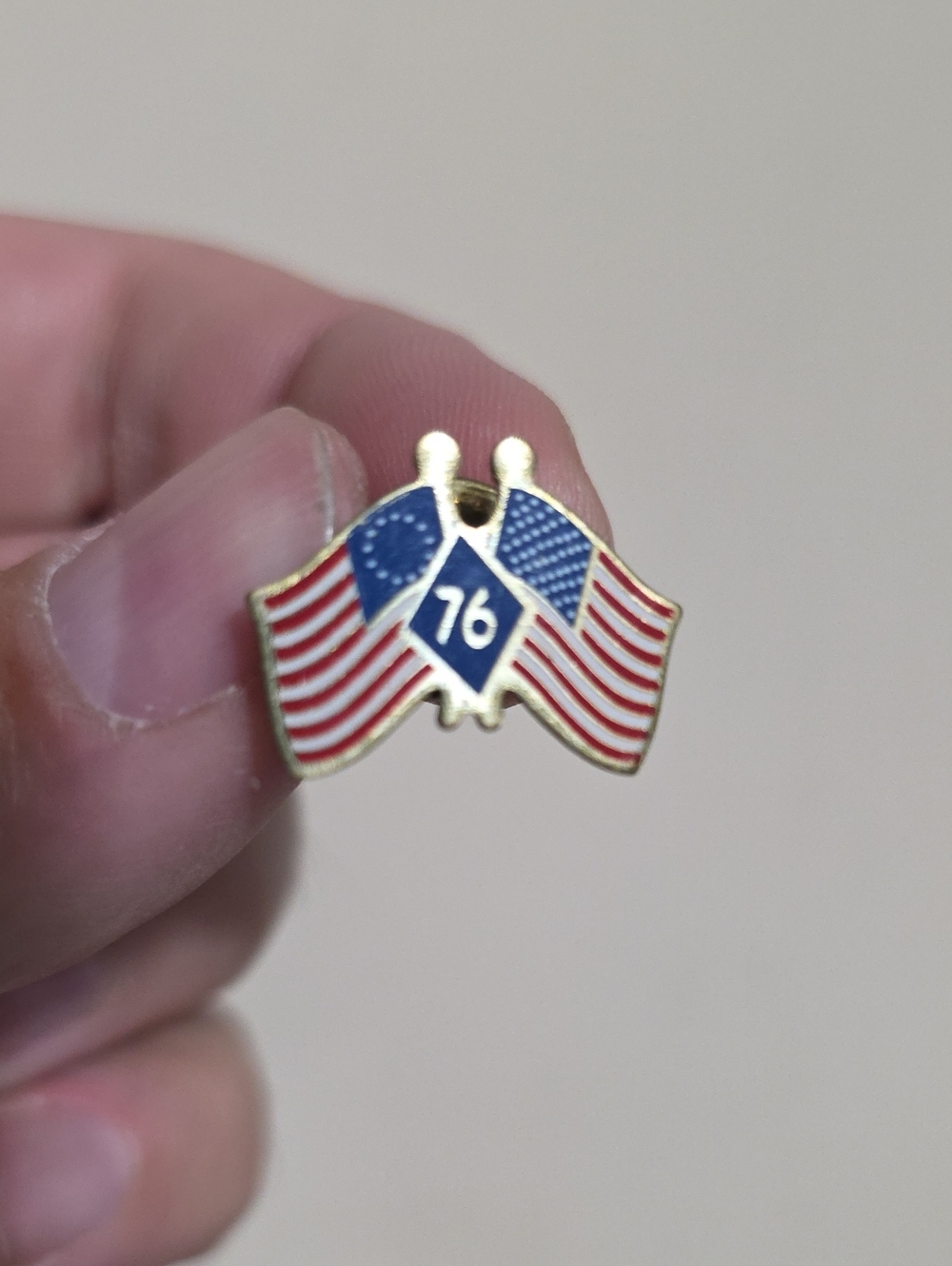 1976 United States Bicentennial Pin - Crossed American And Betsy Ross Flags